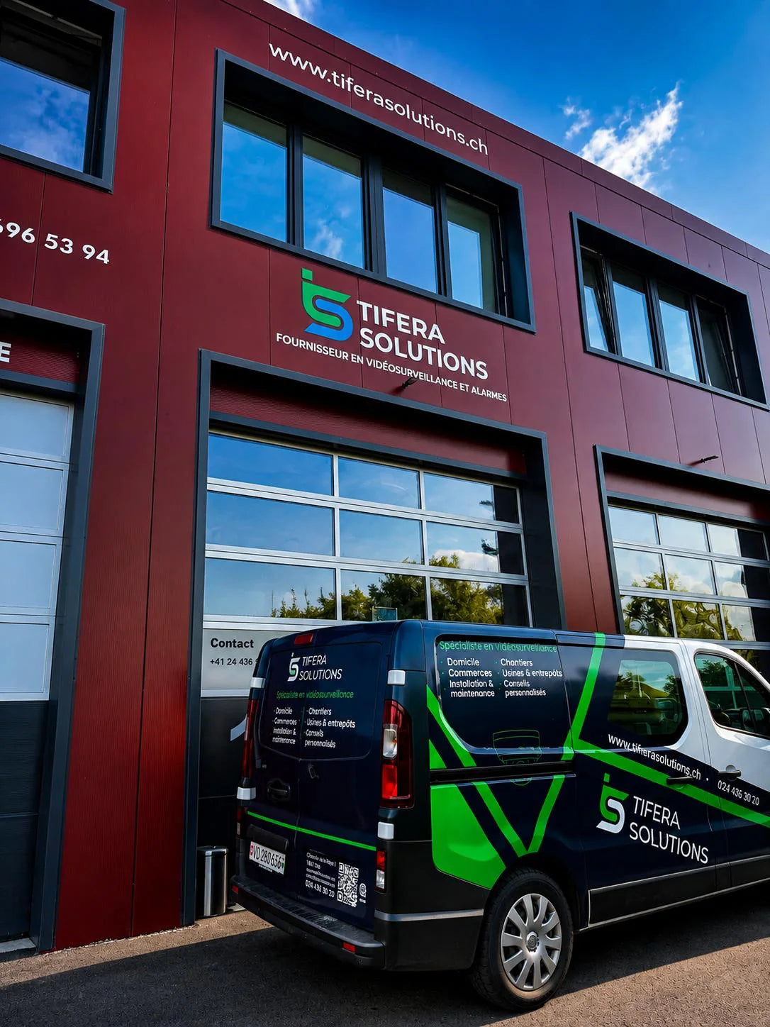 Bâtiment de Tifera Solutions avec un véhicule d’intervention aux couleurs de l’entreprise